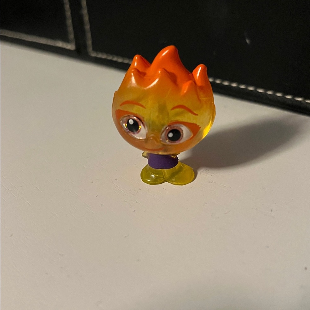 Disney doorables technicolor Ember Lumen